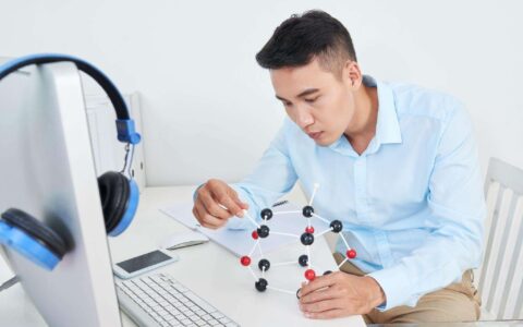 Assessing technical skills in tech job positions